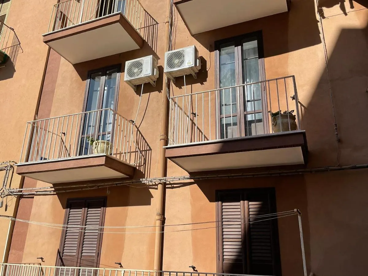Domus Vittoria Siracusa Siraküza 0*,